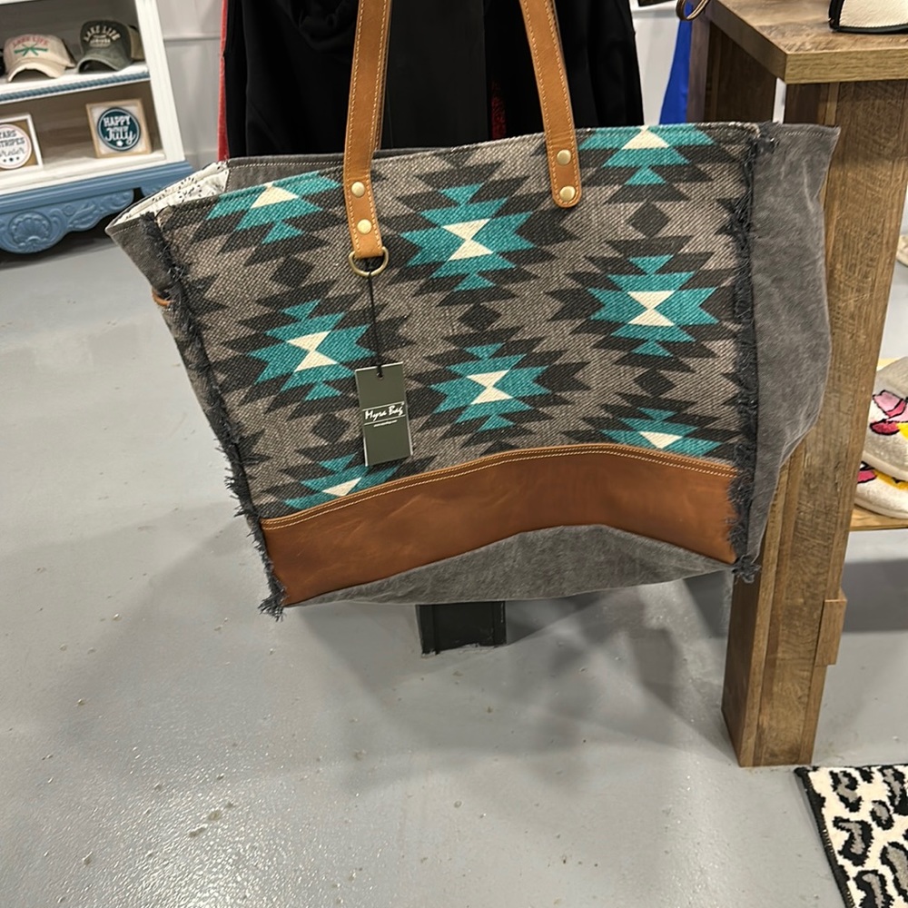 STARFIRE WEEKENDER BAG